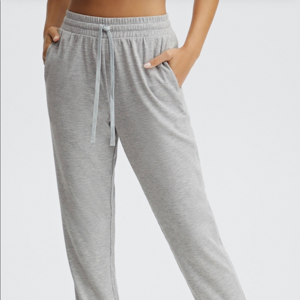Fabletics Go-To Waffle Sweatpant
Color: Light Grey Heather
Size: M
Quantity: 1